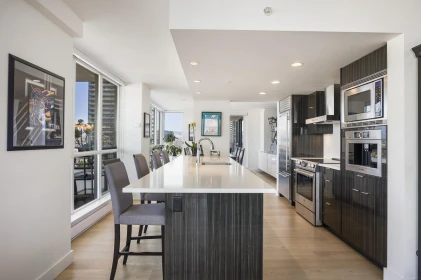 Kitchen Island Photo of 2601 4400 Buchanan Street, Burnaby, BC