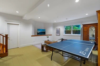 Basement Recreation Room Photo of 33 E 6th Avenue, Vancouver, BC