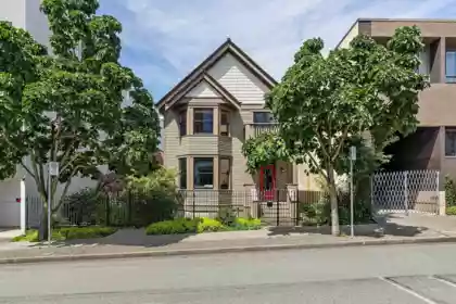 33 E 6th Avenue, Vancouver, BC, Vancouver — Single Family Residence for sale
