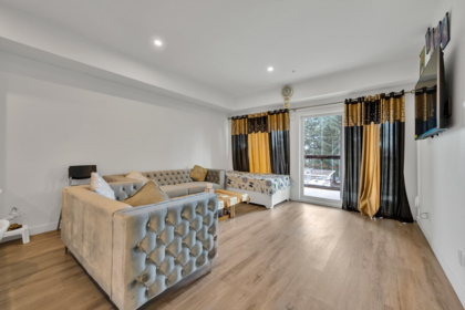 Entry Foyer Photo of 302 2649 James Street, Abbotsford, BC