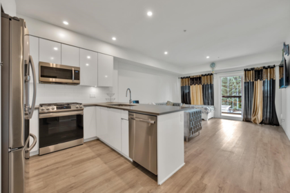 Kitchen Island Photo of 302 2649 James Street, Abbotsford, BC