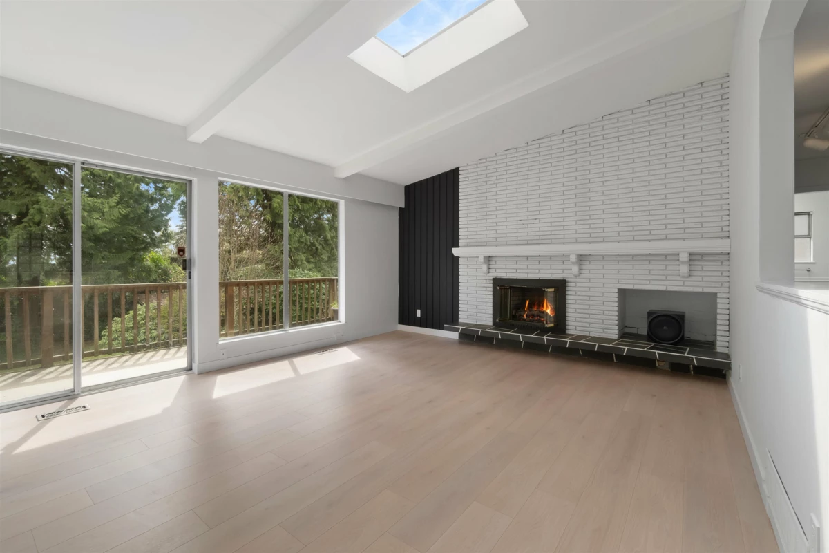 Living Room Photo of 1177 E 15th Street, North Vancouver, BC