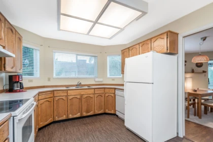 203 1378 Fir Street, White Rock, BC, White Rock — Apartment/Condo for sale