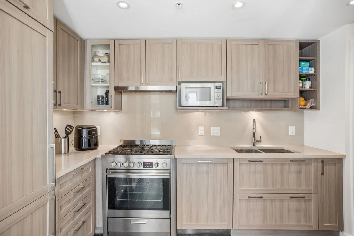 Dining Area Photo of 317 5665 Boundary Road, Vancouver, BC
