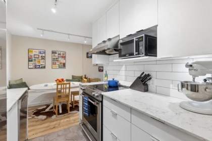 101 175 E 5th Street, North Vancouver, BC, North Vancouver — Apartment/Condo for sale