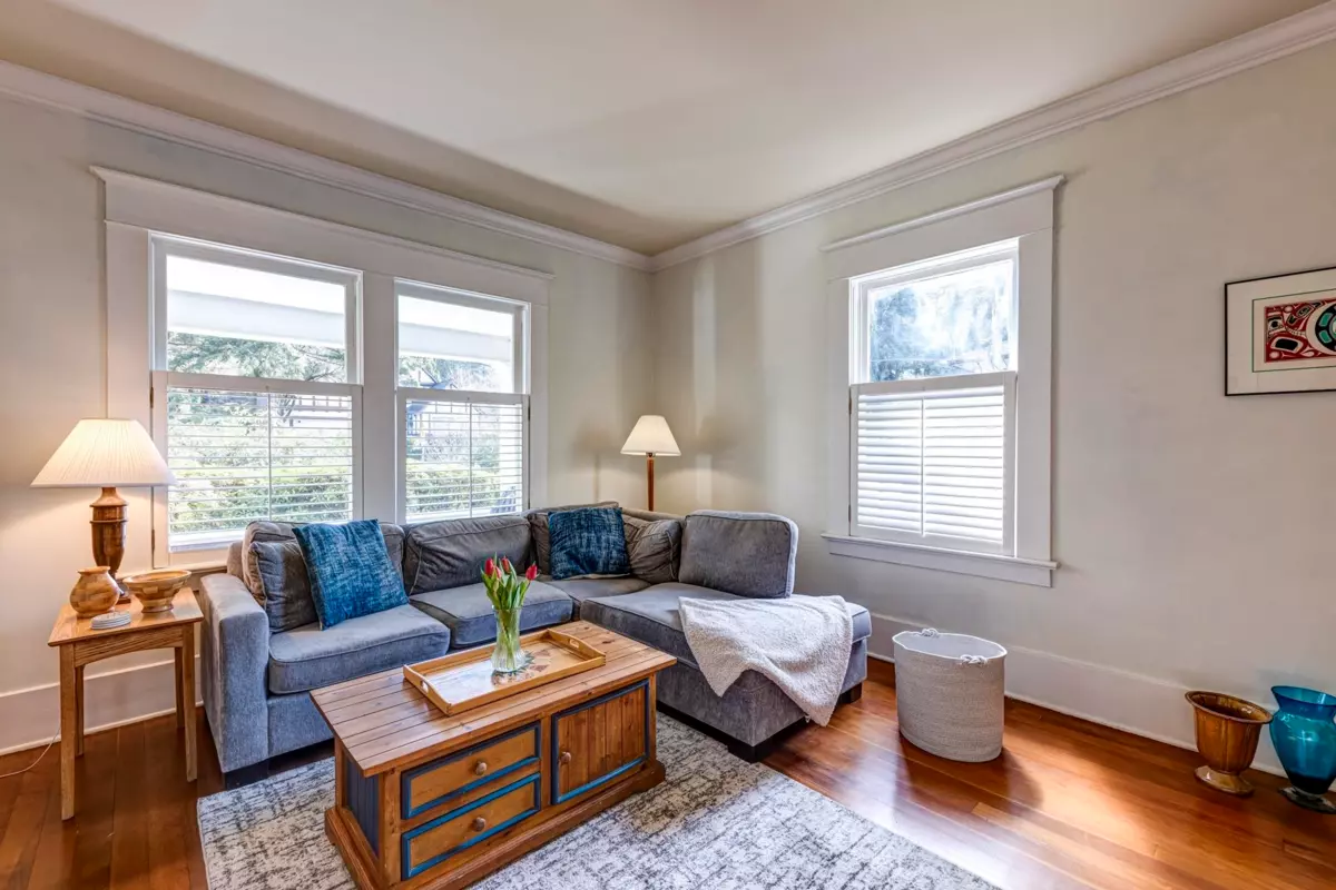 Family Room Photo of 3039 St. Georges Avenue, North Vancouver, BC