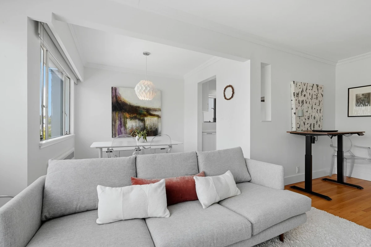 Dining Area Photo of 8 2255 W 40th Avenue, Vancouver, BC