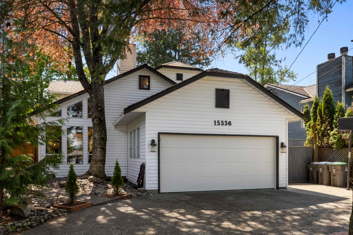 Living Room Photo of 15336 112 Avenue, Surrey, BC