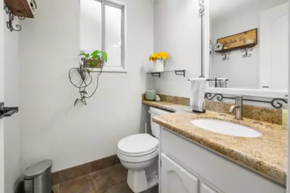 Office / Den Photo of 15336 112 Avenue, Surrey, BC