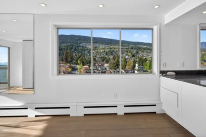 Laundry Room Photo of 1404 150 24th Street, West Vancouver, BC