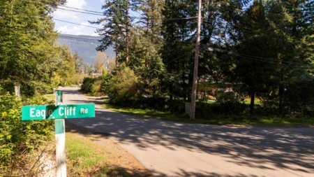 1335 Eagle Cliff Road, Bowen Island, BC, Bowen Island — Single Family Residence for sale