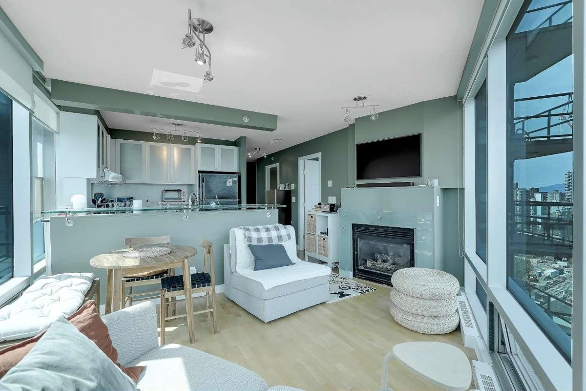 Family Room Photo of 1502 1003 Burnaby Street, Vancouver, BC