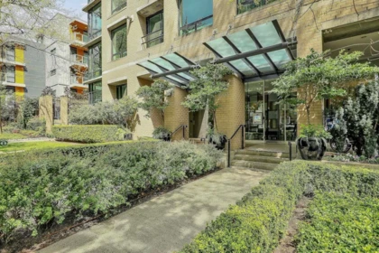 Hot Tub / Spa Photo of 1502 1003 Burnaby Street, Vancouver, BC