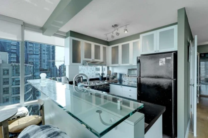 Kitchen Photo of 1502 1003 Burnaby Street, Vancouver, BC