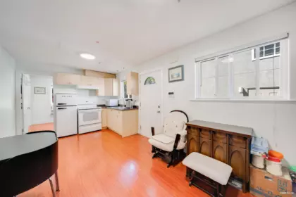 Entry Foyer Photo of 1023 E 8th Avenue, Vancouver, BC