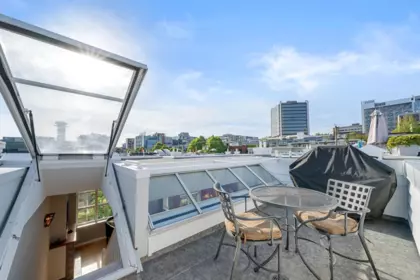 Backyard Photo of 207 669 W 7th Avenue, Vancouver, BC
