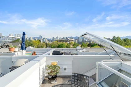 Hot Tub / Spa Photo of 207 669 W 7th Avenue, Vancouver, BC