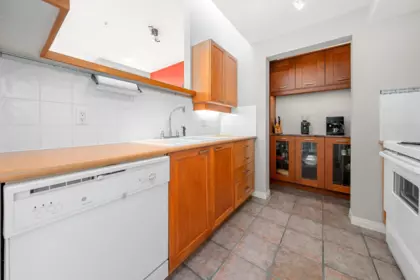 Mudroom Photo of 207 669 W 7th Avenue, Vancouver, BC