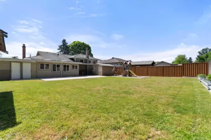 Backyard Photo of 45741 Berkeley Avenue, Chilliwack, BC