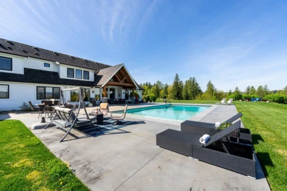Community Amenities Photo (Clubhouse) of 4424 Townline Road, Abbotsford, BC