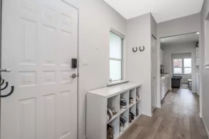 Kitchen Island Photo of 50750 Yale Road, Rosedale, BC