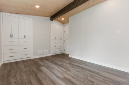 Basement Recreation Room Photo of 547 Fort Street, Hope, BC
