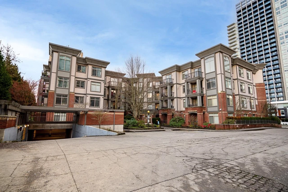Living Room Photo of 117 10499 University Drive, Surrey, BC