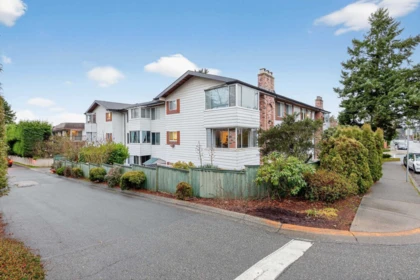 Garden / Landscaping Photo of 104 1390 Martin Street, White Rock, BC