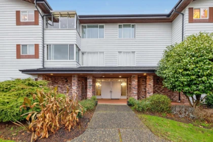 Hot Tub / Spa Photo of 104 1390 Martin Street, White Rock, BC