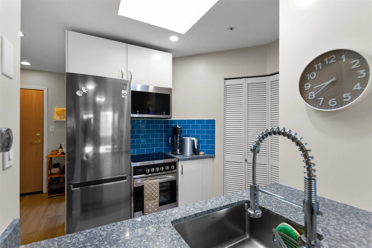 Living Room Photo of PH414 488 Kingsway, Vancouver, BC