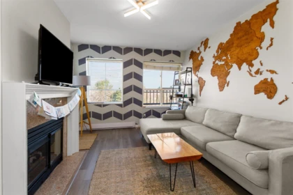 Breakfast Nook Photo of PH414 488 Kingsway, Vancouver, BC