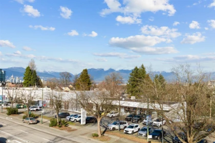 Loft / Bonus Room Photo of PH414 488 Kingsway, Vancouver, BC