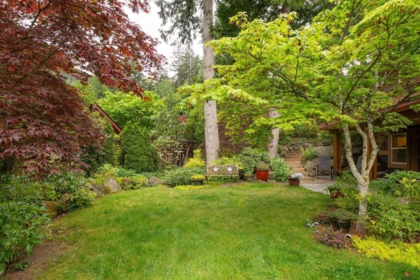 Backyard Photo of 960 Harbour View Place, Bowen Island, BC
