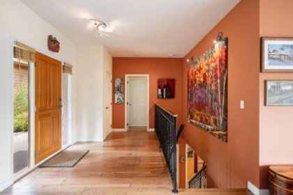 Basement Recreation Room Photo of 960 Harbour View Place, Bowen Island, BC