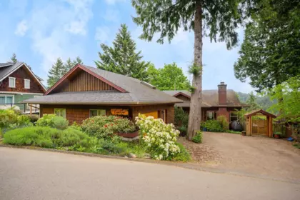 960 Harbour View Place, Bowen Island, BC, Bowen Island — Single Family Residence for sale
