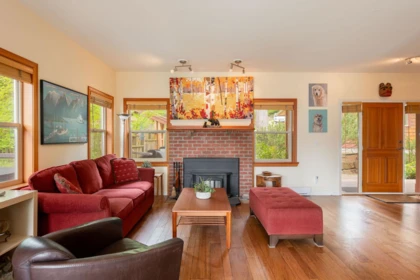 Kitchen Photo of 960 Harbour View Place, Bowen Island, BC