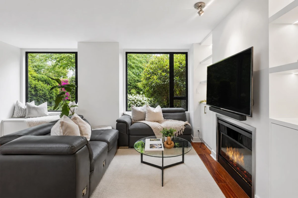 Living Room Photo of 153 W 2nd Street, North Vancouver, BC