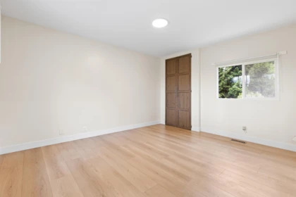Powder Room Photo of 3755 Coast Meridian Road, Port Coquitlam, BC