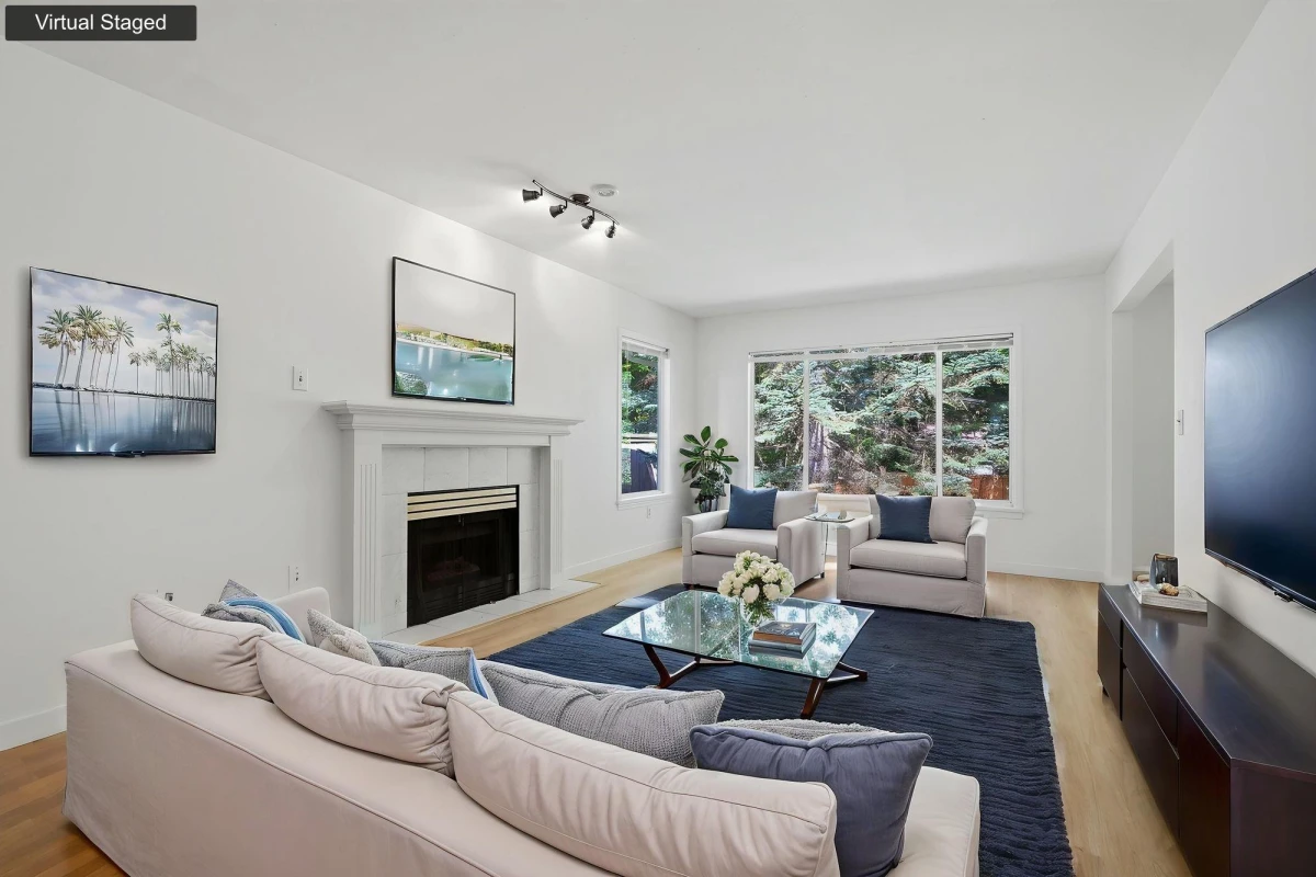 Living Room Photo of 20885 95a Avenue, Langley, BC