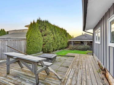 Garden / Landscaping Photo of 852 Stevens Street, White Rock, BC