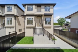 4 6885 Aubrey Street, Burnaby, BC