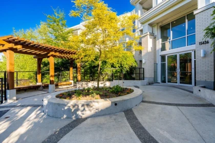 Kitchen Photo of 502 15436 31 Avenue, Surrey, BC