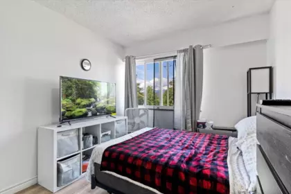 6632 Canada Way, Burnaby, BC, Burnaby — Duplex for sale