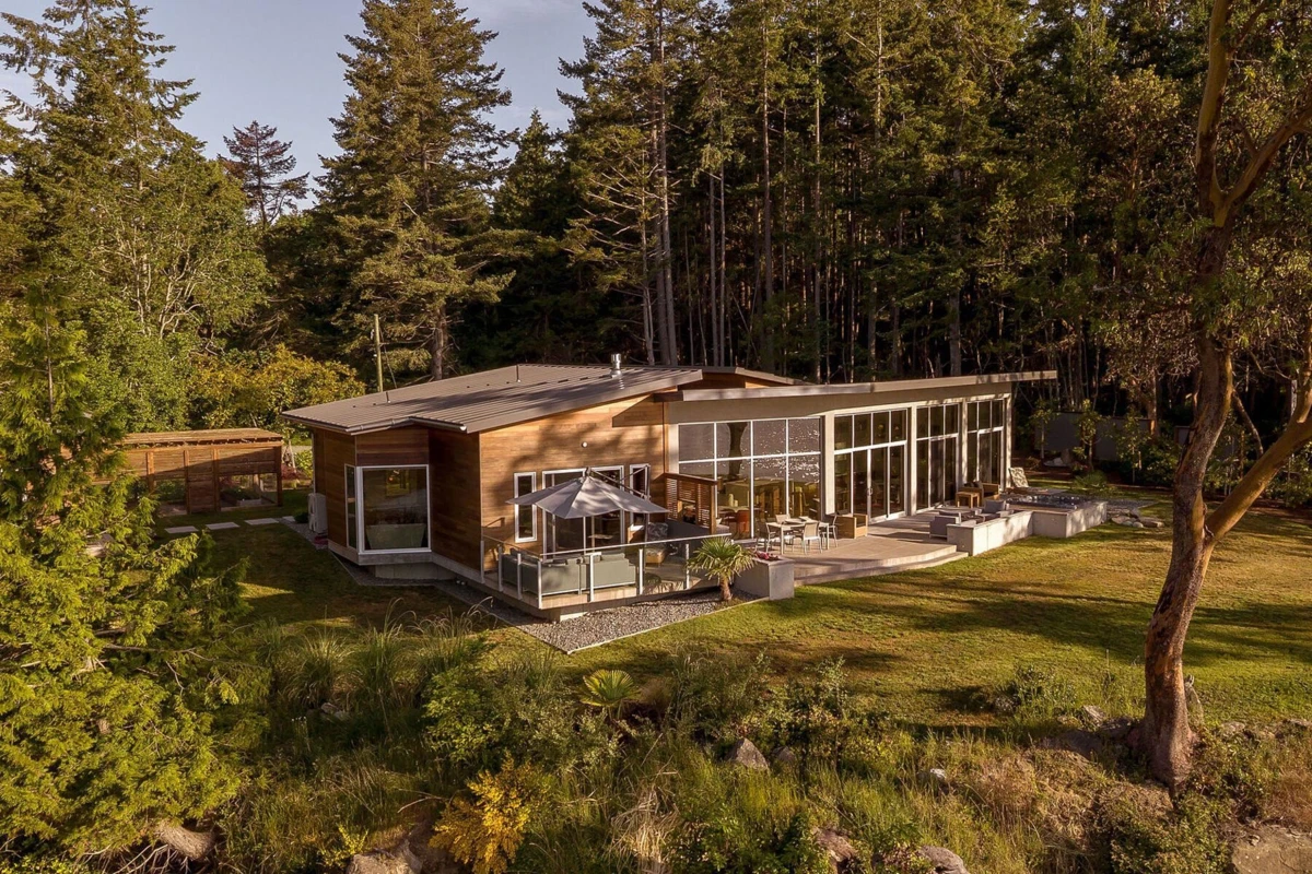Family Room Photo of 236 Gulf Drive, Galiano Island, BC