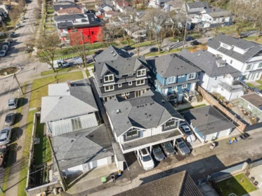 Backyard Photo of 1 552 Kaslo Street, Vancouver, BC