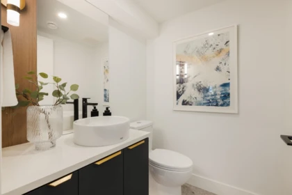Hallway Photo of 1 552 Kaslo Street, Vancouver, BC