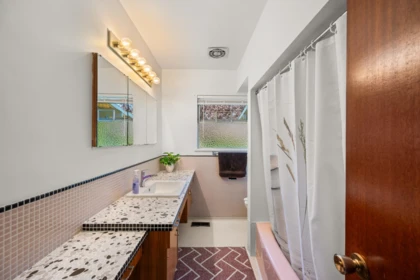 Basement Recreation Room Photo of 2120 Ware Street, Abbotsford, BC