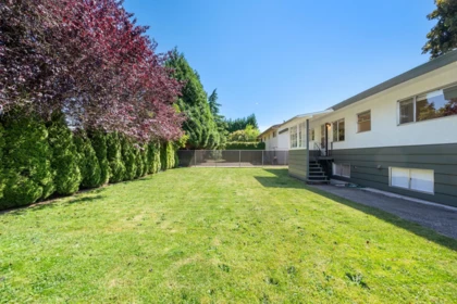 Front Yard Photo of 2120 Ware Street, Abbotsford, BC