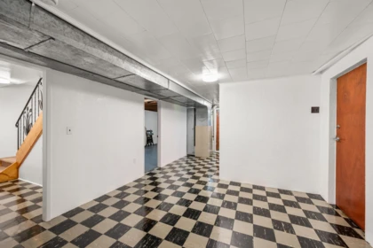 Hallway Photo of 2120 Ware Street, Abbotsford, BC