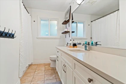 Powder Room Photo of 24680 103a Avenue, Maple Ridge, BC